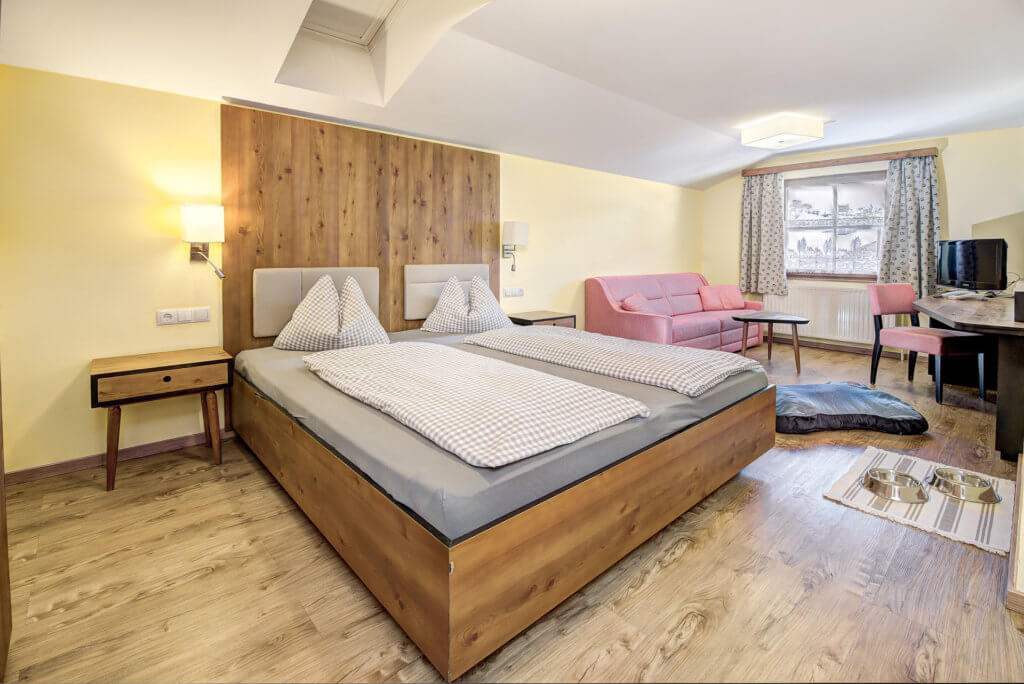Hotel Grimming-Hunde Hotelzimmer mit Doppelbett